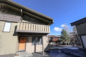 Chateau de Montagne 6 Pet-Friendly and Remodeled, On Shuttle Route by 