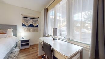 Chateau de Montagne 6 Pet-Friendly and Remodeled, On Shuttle Route by 