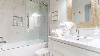 Chateau de Montagne 6 Pet-Friendly and Remodeled, On Shuttle Route by 