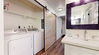 Chateau de Montagne 6 Pet-Friendly and Remodeled, On Shuttle Route by 