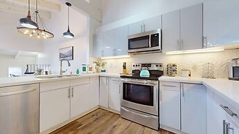 Chateau de Montagne 6 Pet-Friendly and Remodeled, On Shuttle Route by 