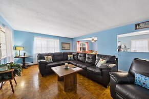 Beach Front On The Bay In Our Rustic Beach 4 Bedroom Cottage by RedAwn