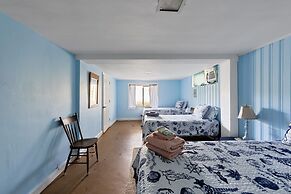 Beach Front On The Bay In Our Rustic Beach 4 Bedroom Cottage by RedAwn