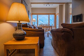 Ski Condo With Short Walk to Lifts - SH501 by Redawning