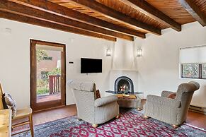 Casa Ladera - Enchanting Home, Nestled in Foothills With Spectacular V