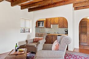 Casa Ladera - Enchanting Home, Nestled in Foothills With Spectacular V