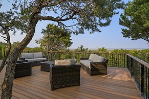 Casa Ladera - Enchanting Home, Nestled in Foothills With Spectacular V