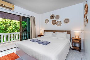 Kata Hill Sea View Hotel