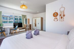 Kata Hill Sea View Hotel
