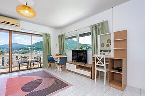Kata Hill Sea View Hotel
