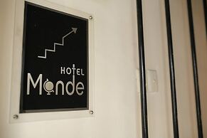 Hotel Monde