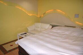 Hotel Sting - Adults Only