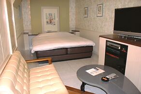 Hotel Sting - Adults Only