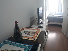 Gohouse - Ferreira 402