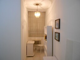 Gohouse - Elizabeth 203