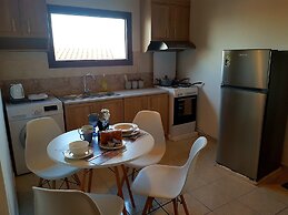Emmanouil Airport Beach Apartment