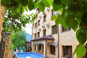 Utomlyonnye Solntsem