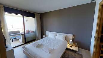 Luxurious Apartment With Spa Area