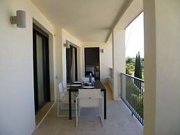 Luxurious Apartment With Spa Area