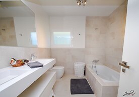 Great Villa Near Beach & Marbella