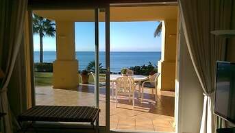 Grand Front Line Location Apartment- Heated Pool