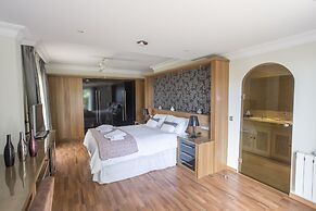 Villa Near Beach In Marbella