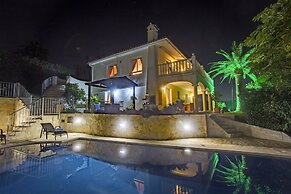 Villa Near Beach In Marbella