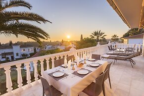 Villa Near Beach In Marbella