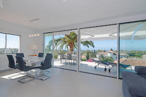 Villa Near Beach In Marbella