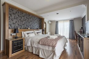 Villa Near Beach In Marbella