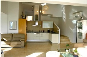 Brand New Villa Close To Beach