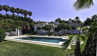 Beautiful Villa Near Beach - Marbella