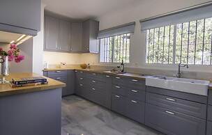 Beautiful Villa Near Beach - Marbella