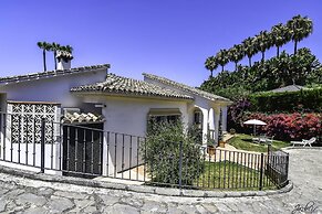 Beautiful Villa Near Beach - Marbella