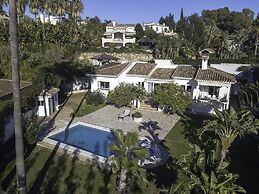 Beautiful Villa Near Beach - Marbella