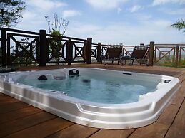 Luxury Villa With Pool & Jacuzzi