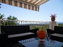 Luxury Villa With Pool & Jacuzzi