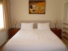 Luxury Villa With Pool & Jacuzzi