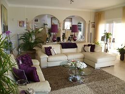 Luxury Villa With Pool & Jacuzzi