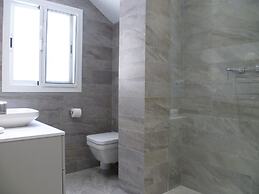 Luxury Villa With Pool & Jacuzzi