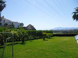 Luxury Villa With Pool & Jacuzzi