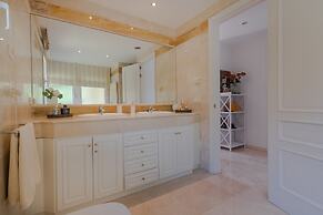 Super Front Line Location Apartment - Heated Pool