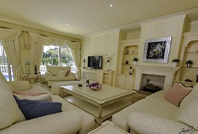 Exquisite Villa 50m To Beach