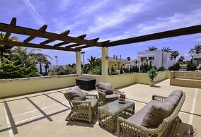 Exquisite Villa 50m To Beach