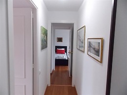 Very Pretty House In Great Location