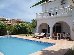 Cutest Beach Villa - 30 M To Beach