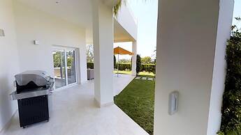 Exquisite Villa Near Beach - Heated Pool