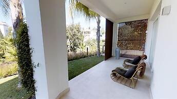 Exquisite Villa Near Beach - Heated Pool