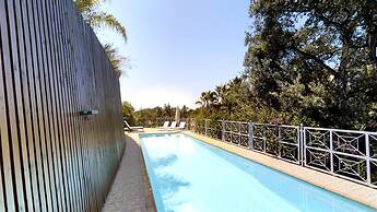 Exquisite Villa Near Beach - Heated Pool