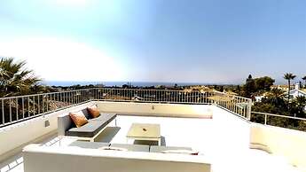 Exquisite Villa Near Beach - Heated Pool